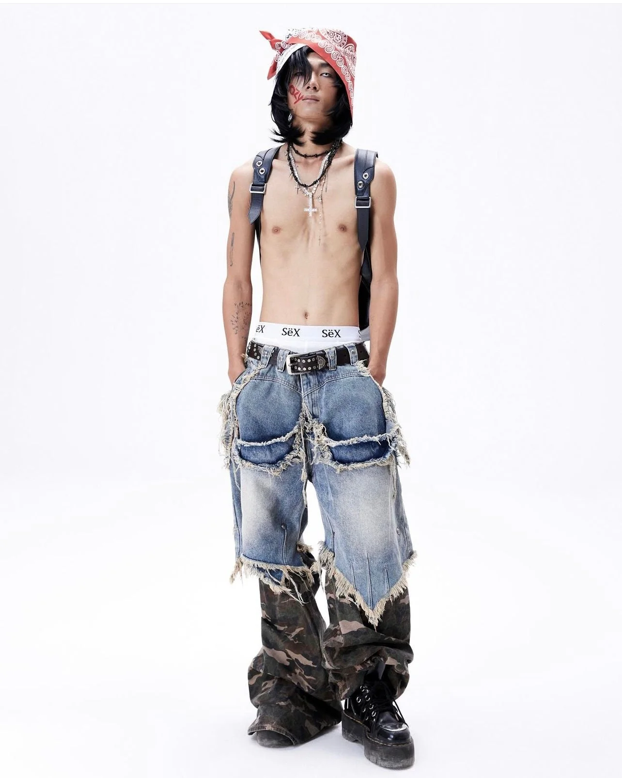 "005 CHAOS DREAM" CAMO LAYER PANTS - Image 5