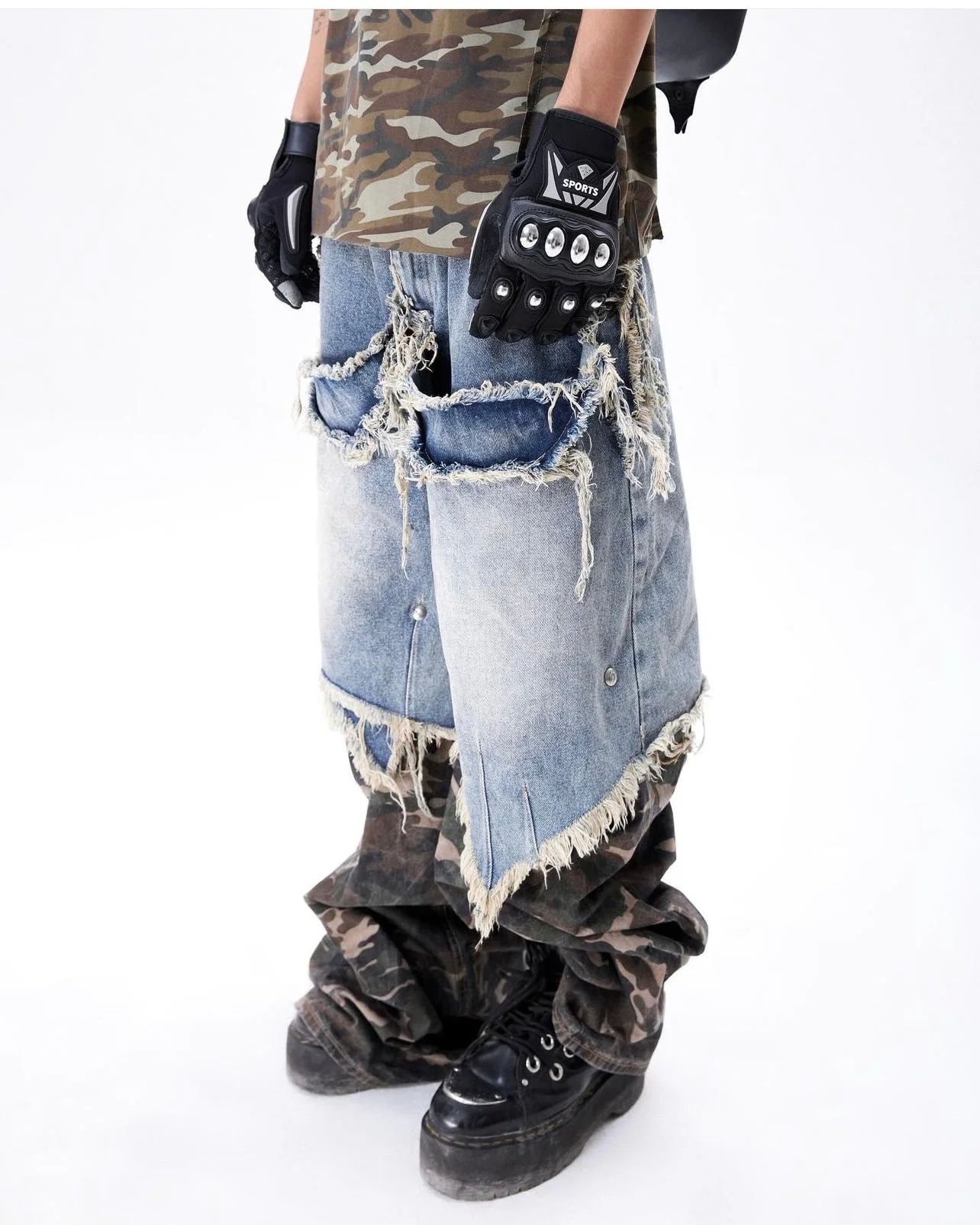 "005 CHAOS DREAM" CAMO LAYER PANTS - Image 7