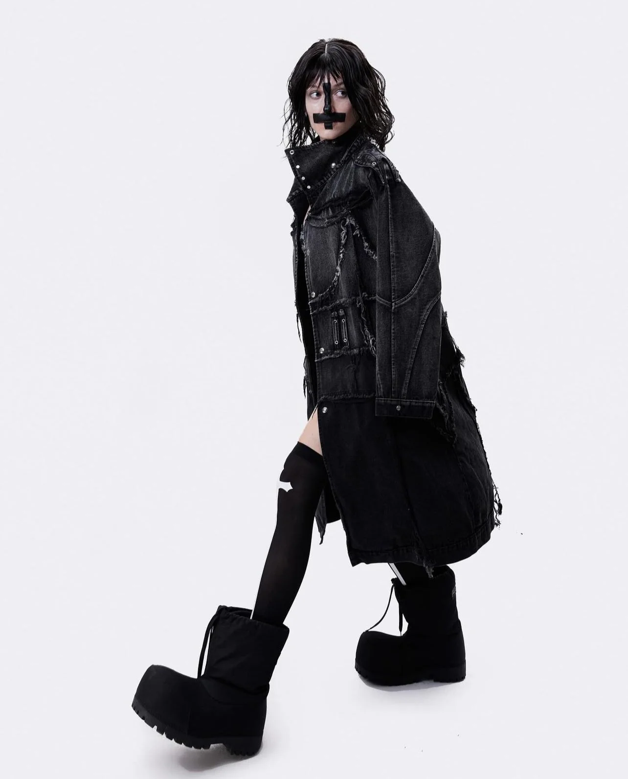 005 CHAOS DREAM DENIM TRENCH COAT - Image 5