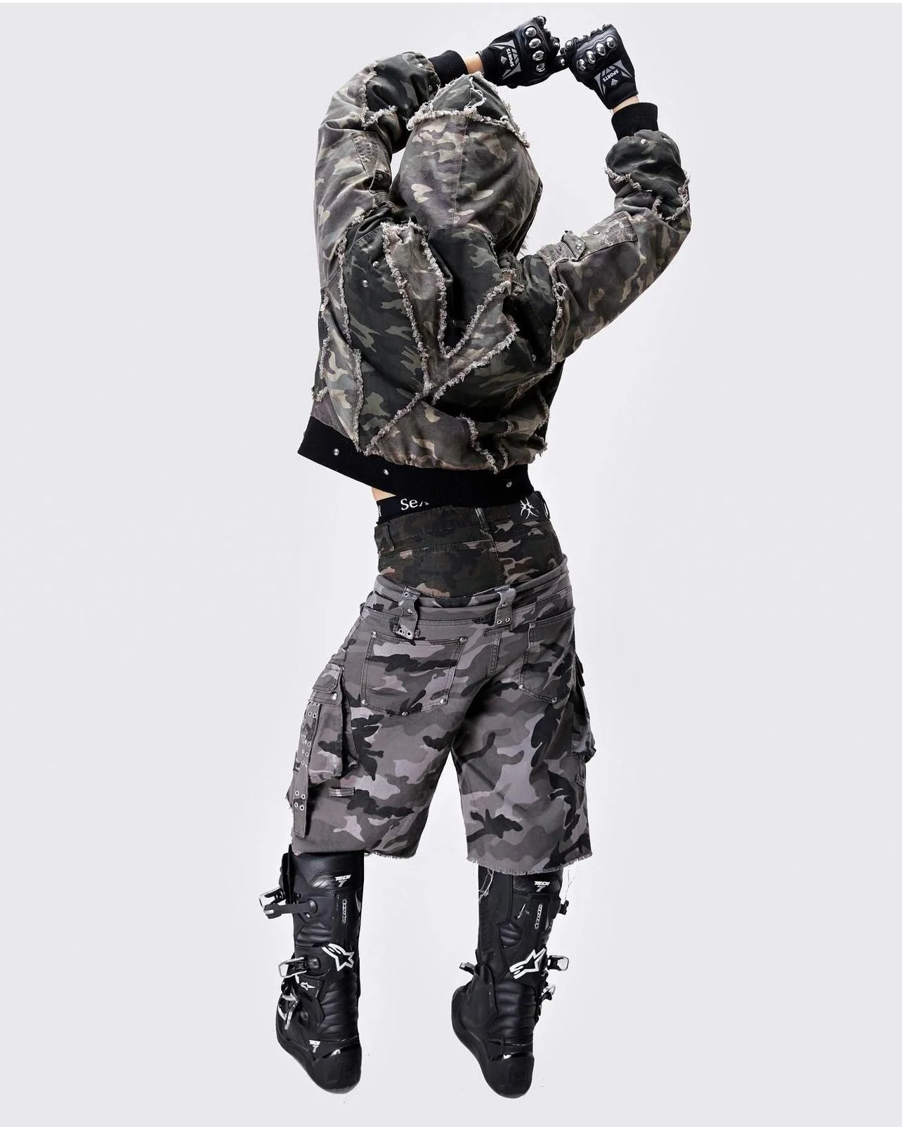 "005 CHAOS DREAM" WAXED CAMO JORTS - Image 8