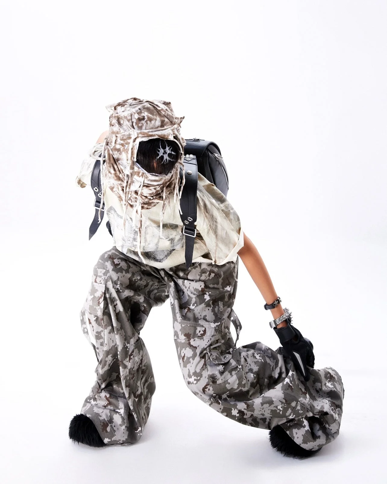 "005 MILLY" CAMO FLAG CARGO PANTS - Image 8
