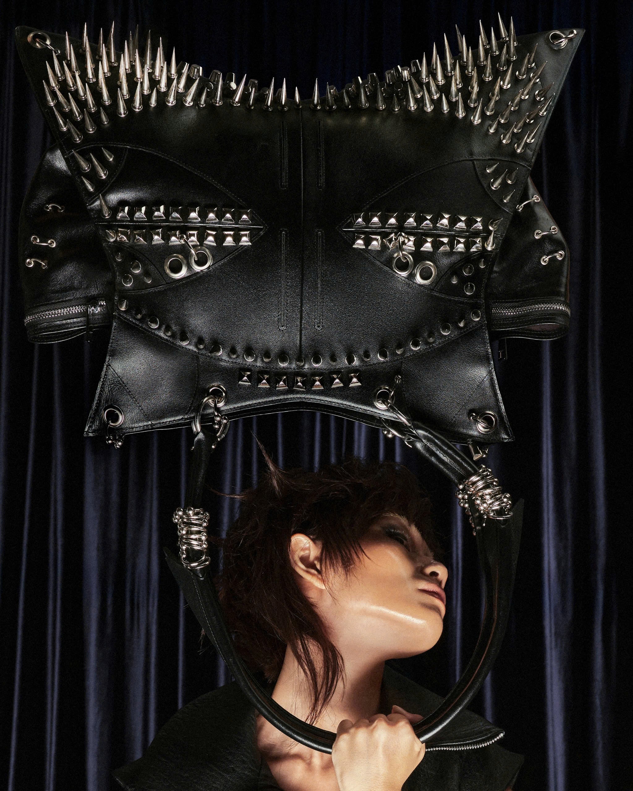 REST IN LEATHER BASS(G) - Image 3
