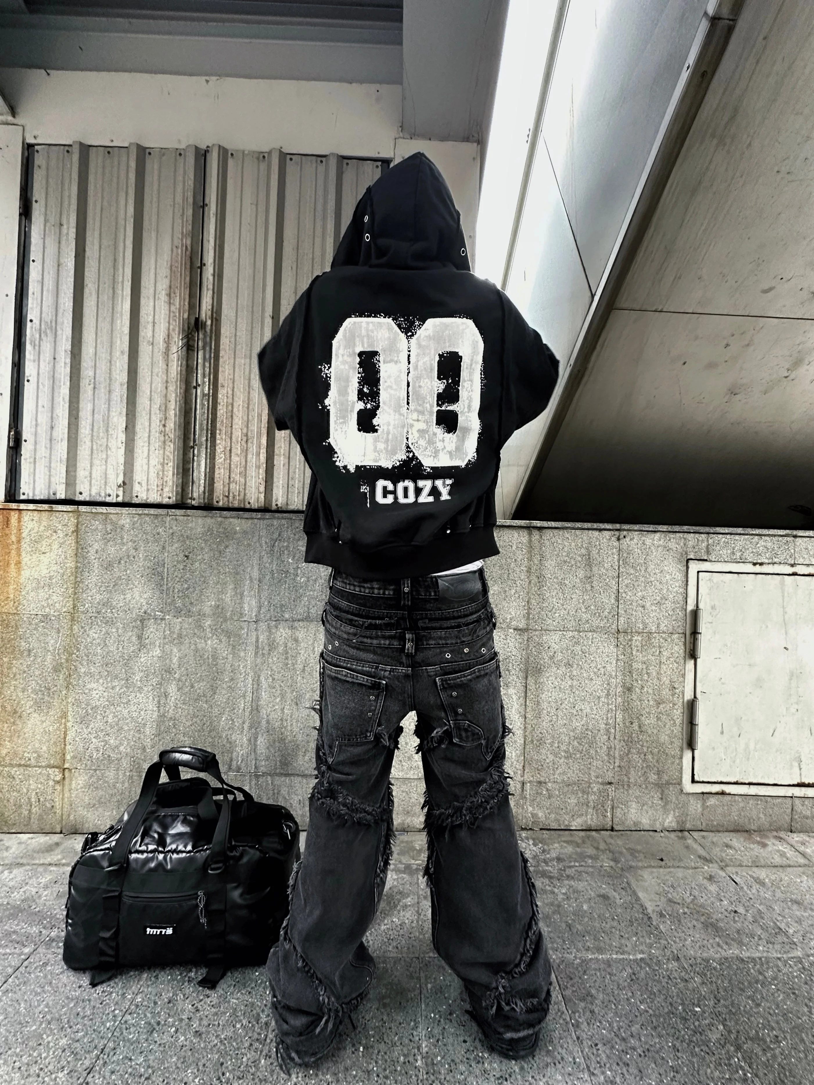 00 KNIGHT CLUB BAGGY FLARE JEANS - Image 7