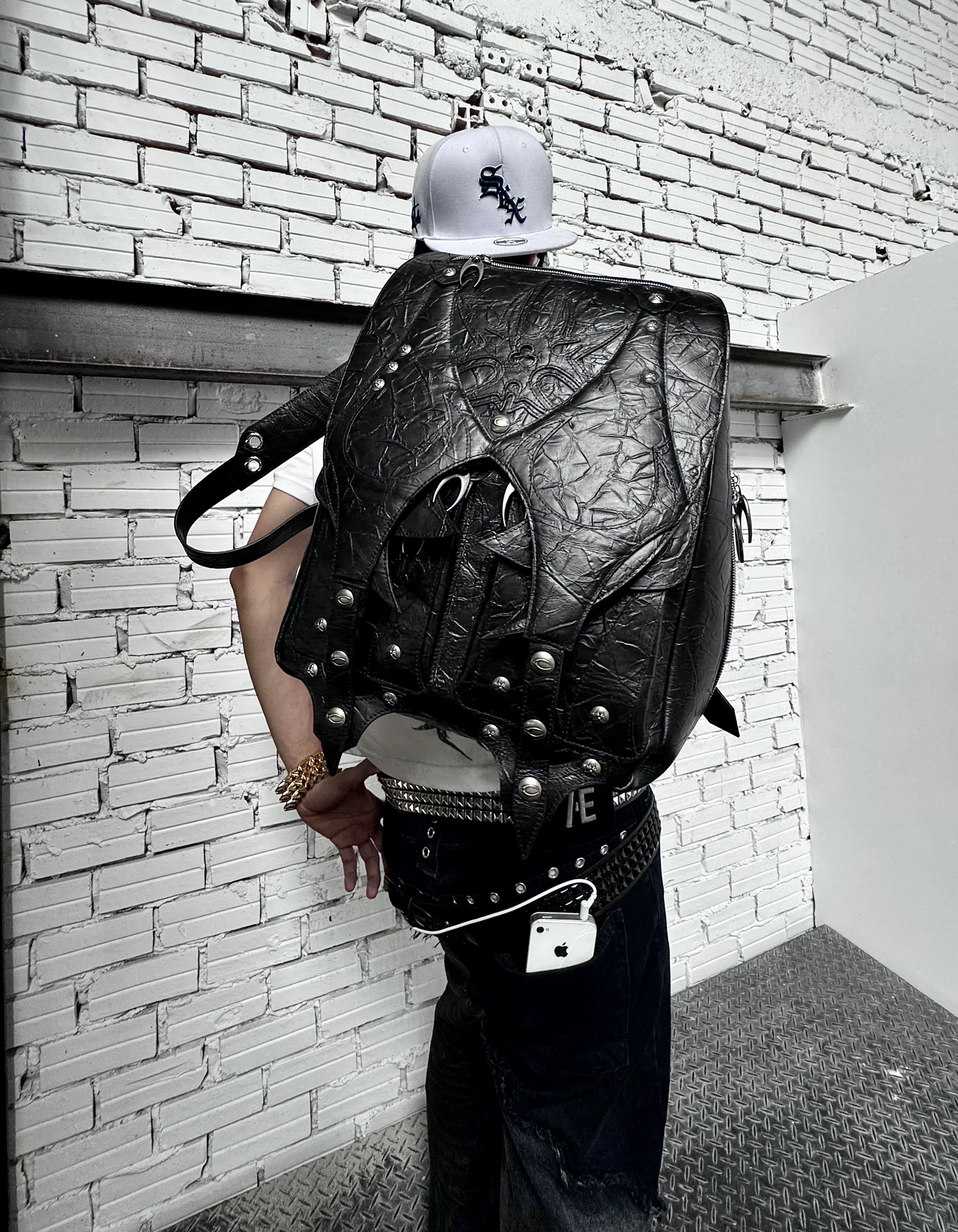 MORE CHAOS REAL LEATHER BACKPACK - Image 11