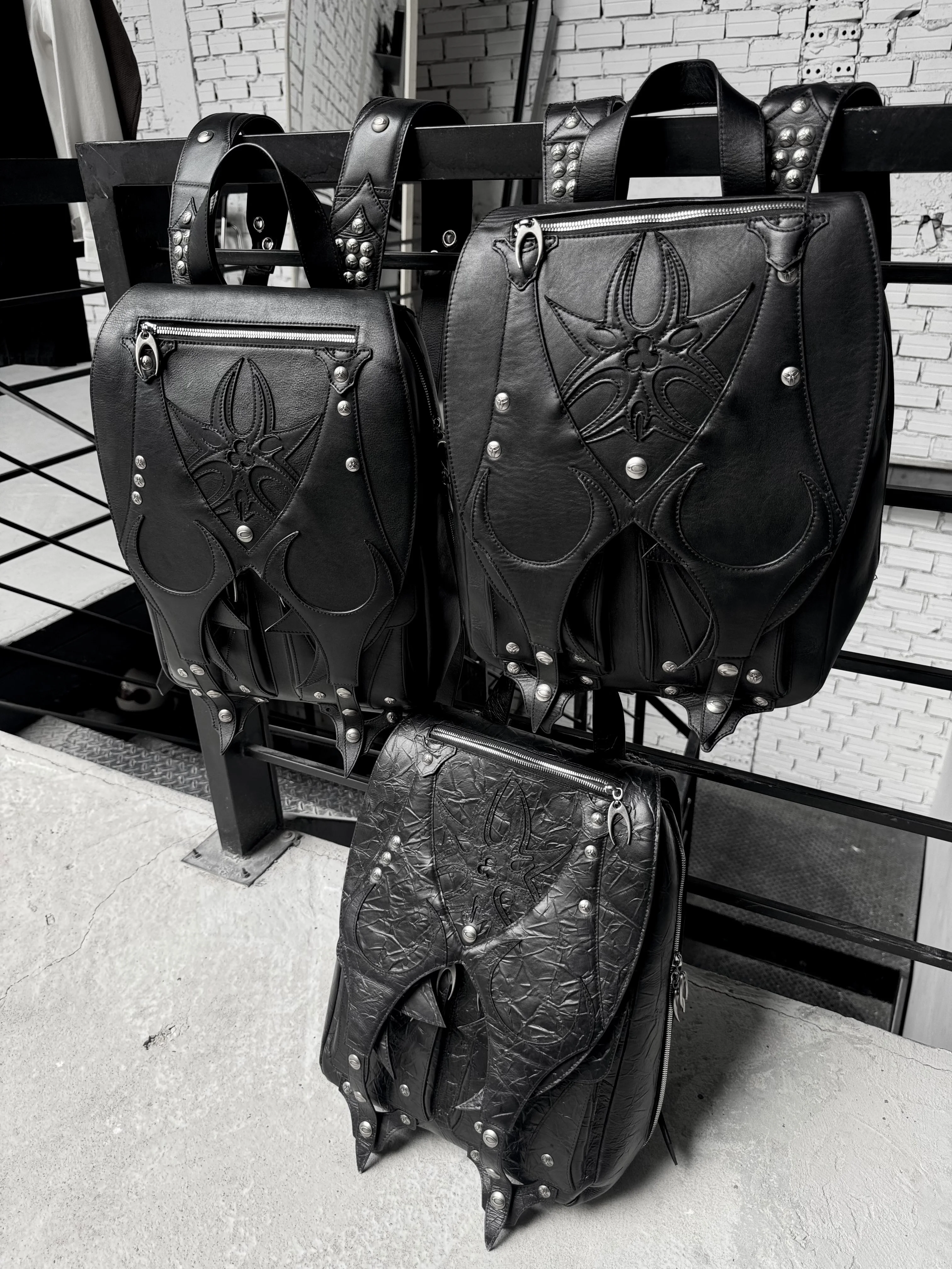 MORE CHAOS REAL LEATHER BACKPACK - Image 5