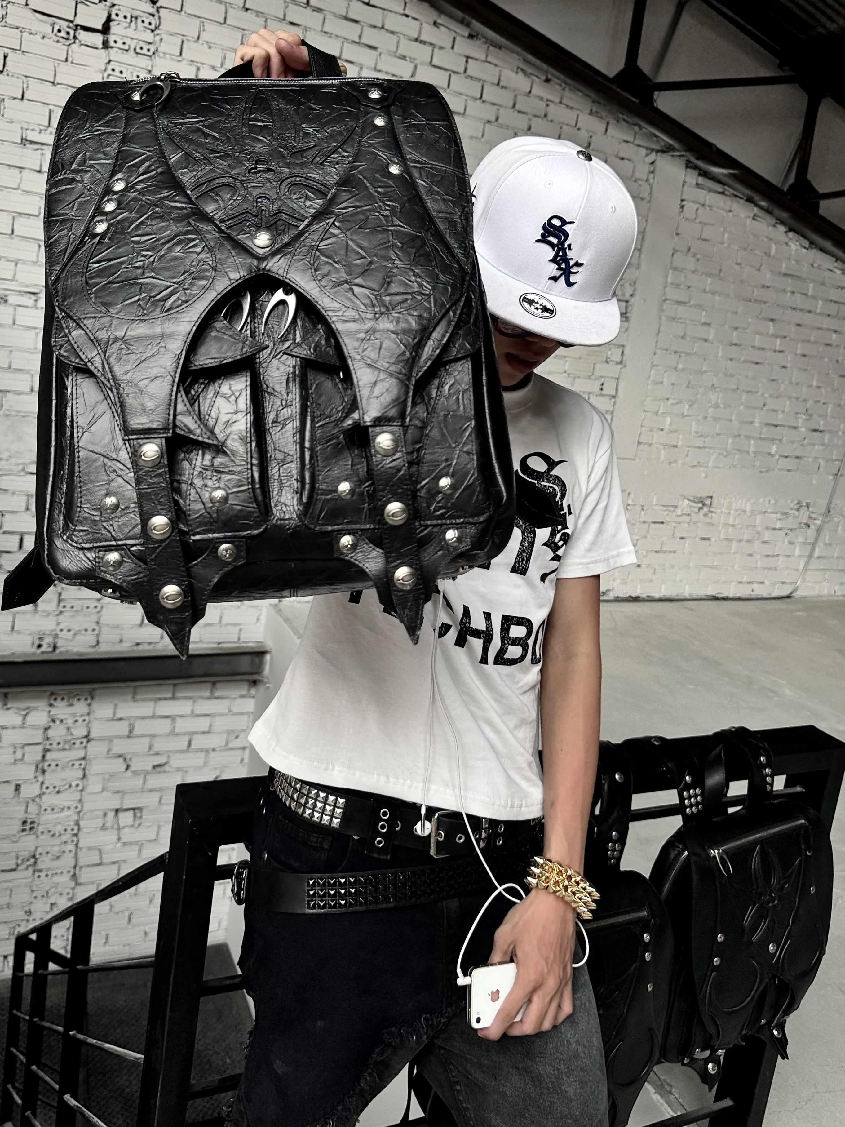 MORE CHAOS REAL LEATHER BACKPACK - Image 8